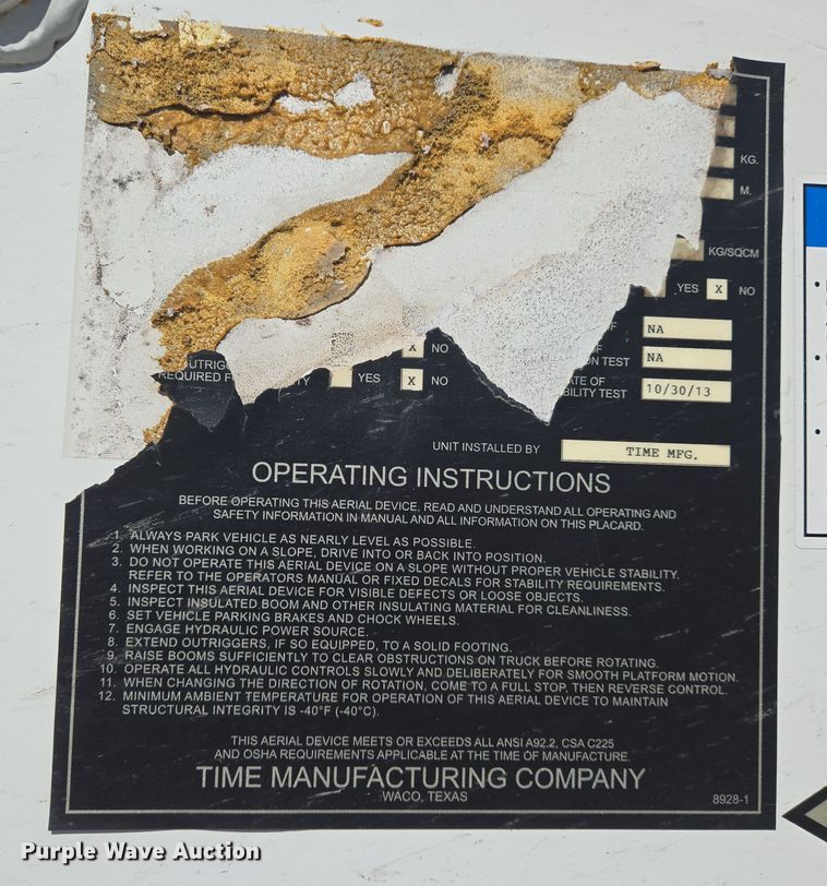 image for item EO0613 2013 Chevrolet Silverado 3500HD bucket truck