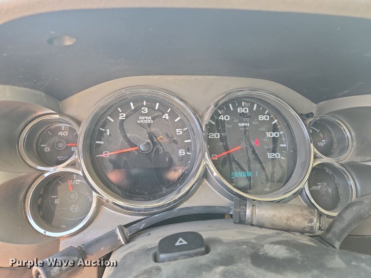 image for item EO0613 2013 Chevrolet Silverado 3500HD bucket truck