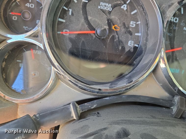 image for item EO0613 2013 Chevrolet Silverado 3500HD bucket truck