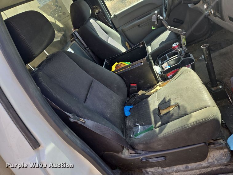 image for item EO0613 2013 Chevrolet Silverado 3500HD bucket truck