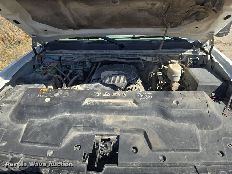 image for item EO0613 2013 Chevrolet Silverado 3500HD bucket truck