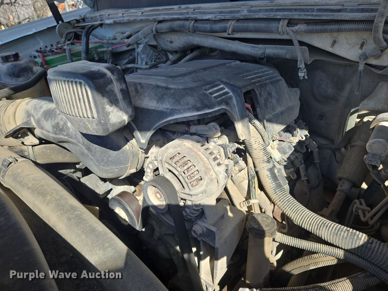 image for item EO0613 2013 Chevrolet Silverado 3500HD bucket truck