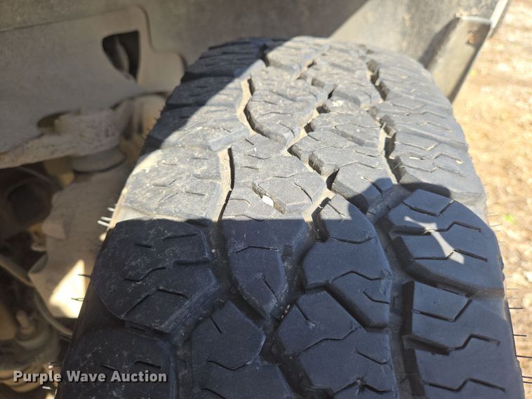 image for item EO0613 2013 Chevrolet Silverado 3500HD bucket truck