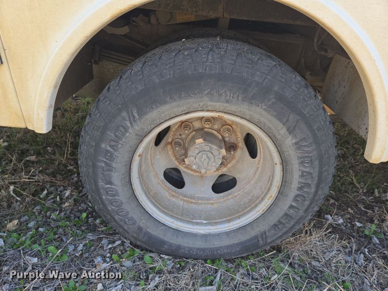 image for item EO0613 2013 Chevrolet Silverado 3500HD bucket truck
