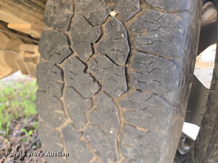 image for item EO0613 2013 Chevrolet Silverado 3500HD bucket truck