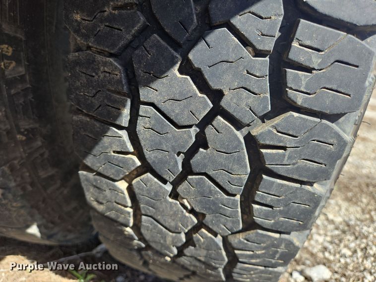 image for item EO0613 2013 Chevrolet Silverado 3500HD bucket truck
