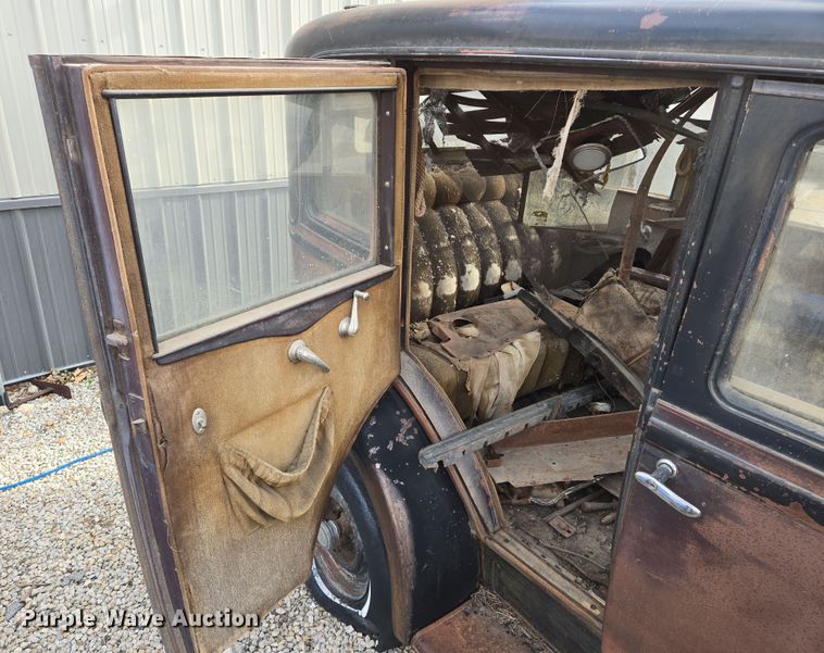 image for item EO0628 Chevrolet  sedan