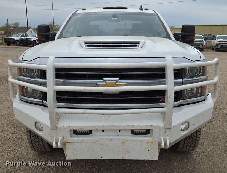 image for item EO0640 2019 Chevrolet Silverado 3500HD Crew Cab pickup truck