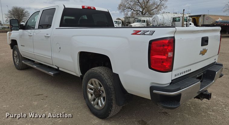 image for item EO0640 2019 Chevrolet Silverado 3500HD Crew Cab pickup truck