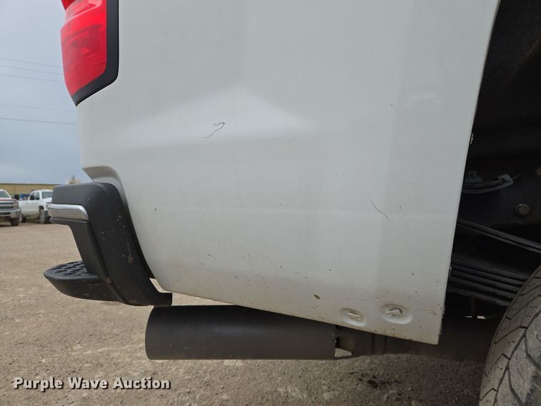 image for item EO0640 2019 Chevrolet Silverado 3500HD Crew Cab pickup truck