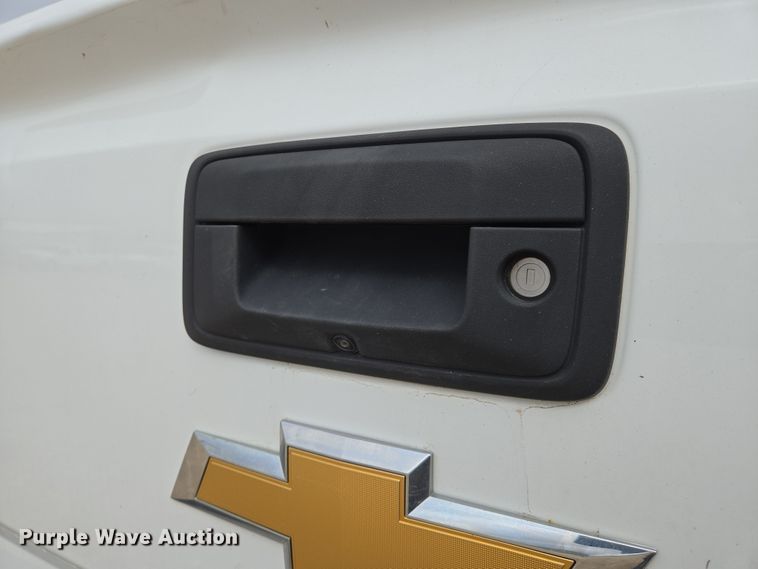 image for item EO0640 2019 Chevrolet Silverado 3500HD Crew Cab pickup truck