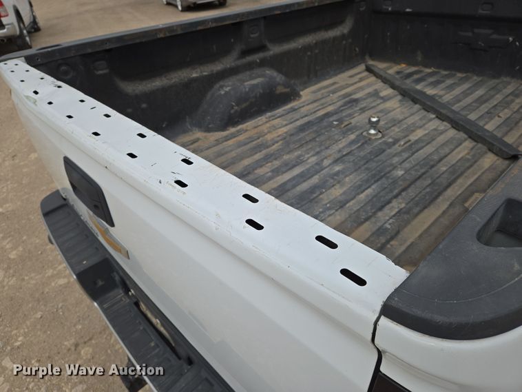 image for item EO0640 2019 Chevrolet Silverado 3500HD Crew Cab pickup truck