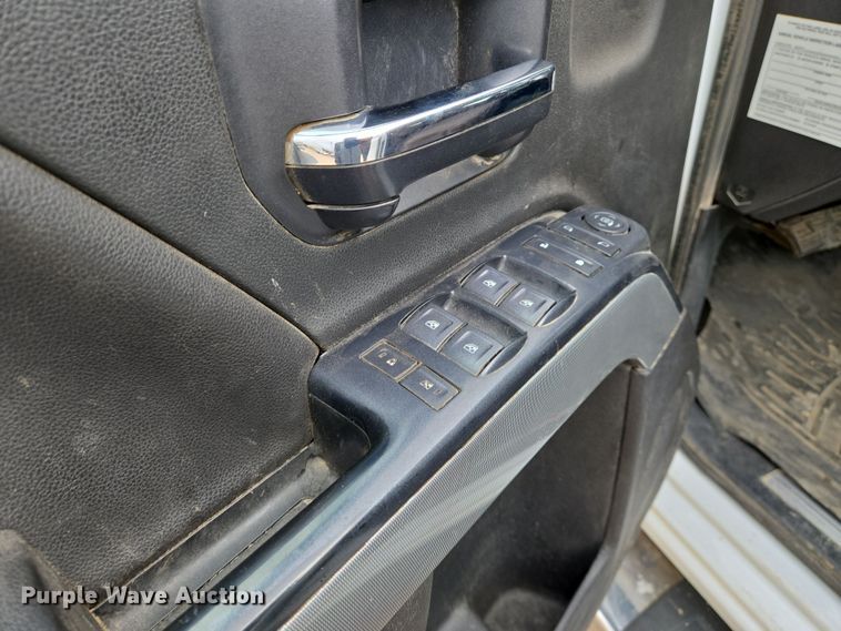 image for item EO0640 2019 Chevrolet Silverado 3500HD Crew Cab pickup truck