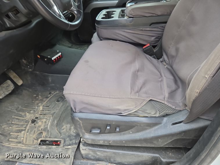 image for item EO0640 2019 Chevrolet Silverado 3500HD Crew Cab pickup truck