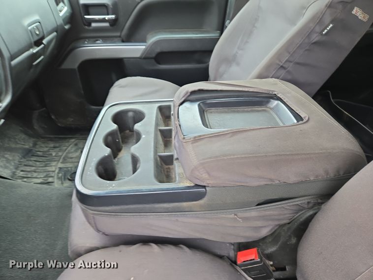 image for item EO0640 2019 Chevrolet Silverado 3500HD Crew Cab pickup truck