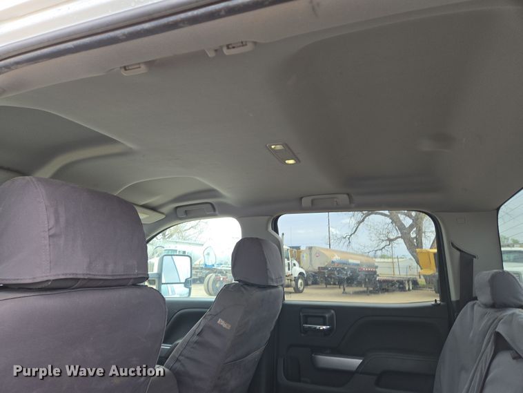 image for item EO0640 2019 Chevrolet Silverado 3500HD Crew Cab pickup truck