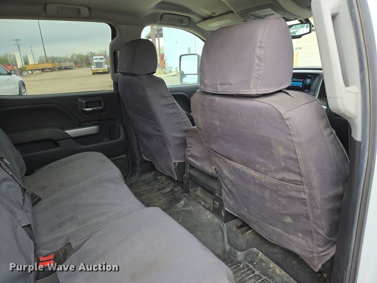 image for item EO0640 2019 Chevrolet Silverado 3500HD Crew Cab pickup truck