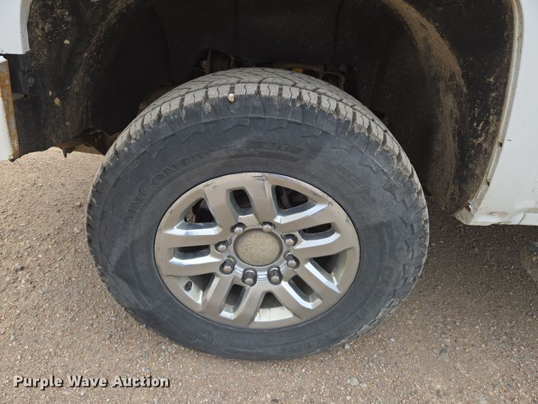 image for item EO0640 2019 Chevrolet Silverado 3500HD Crew Cab pickup truck