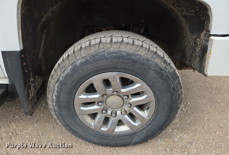 image for item EO0640 2019 Chevrolet Silverado 3500HD Crew Cab pickup truck