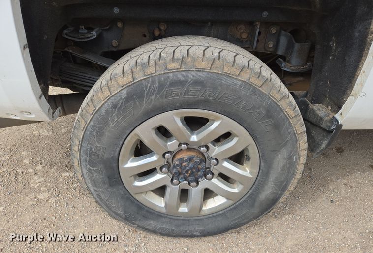 image for item EO0640 2019 Chevrolet Silverado 3500HD Crew Cab pickup truck