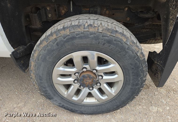 image for item EO0640 2019 Chevrolet Silverado 3500HD Crew Cab pickup truck