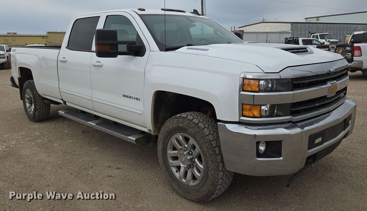 image for item EO0641 2019 Chevrolet Silverado 3500HD Crew Cab pickup truck