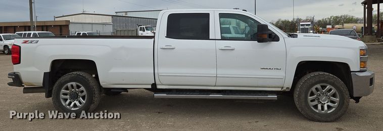 image for item EO0641 2019 Chevrolet Silverado 3500HD Crew Cab pickup truck