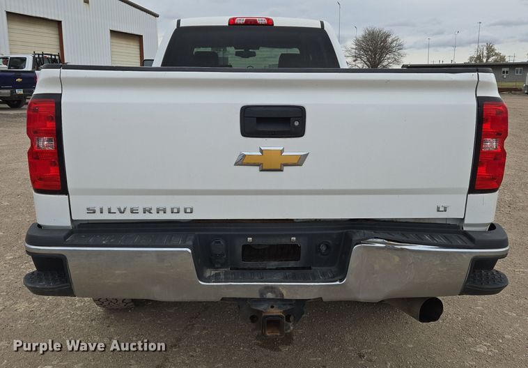 image for item EO0641 2019 Chevrolet Silverado 3500HD Crew Cab pickup truck