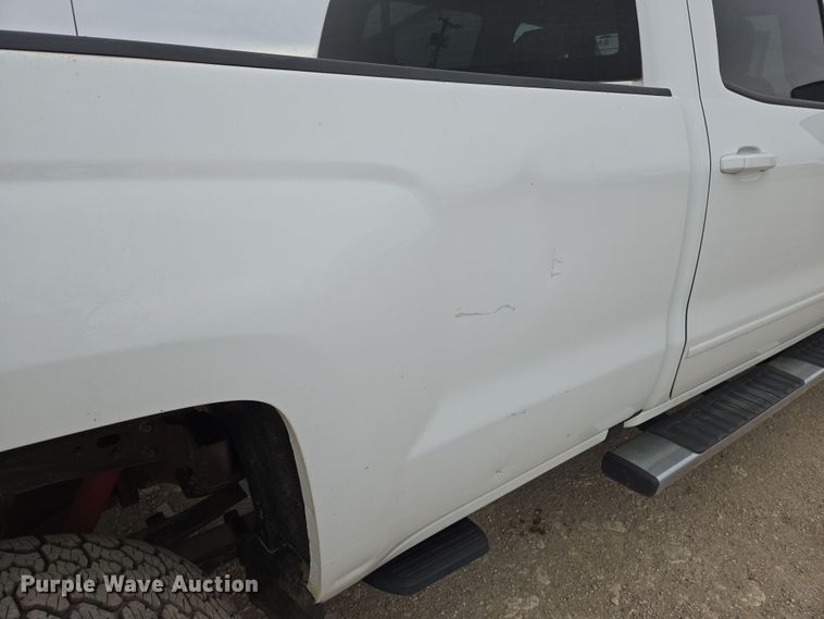 image for item EO0641 2019 Chevrolet Silverado 3500HD Crew Cab pickup truck