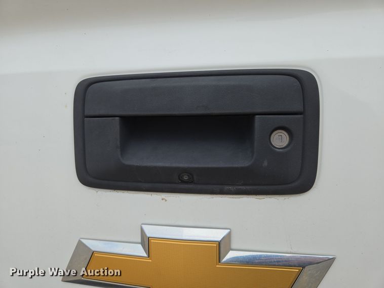 image for item EO0641 2019 Chevrolet Silverado 3500HD Crew Cab pickup truck