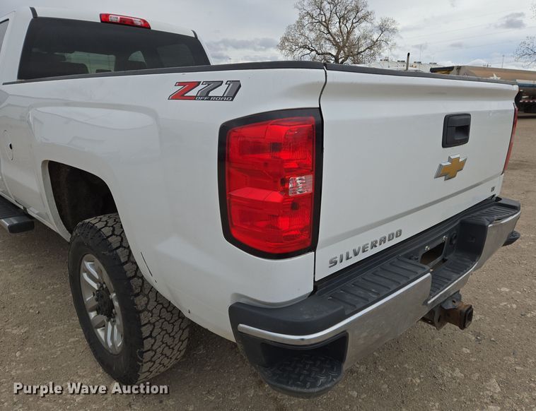 image for item EO0641 2019 Chevrolet Silverado 3500HD Crew Cab pickup truck