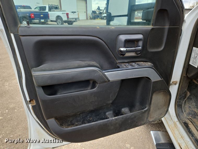 image for item EO0641 2019 Chevrolet Silverado 3500HD Crew Cab pickup truck