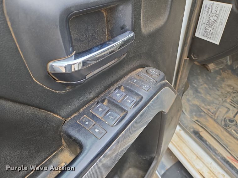 image for item EO0641 2019 Chevrolet Silverado 3500HD Crew Cab pickup truck