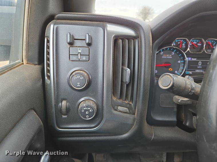 image for item EO0641 2019 Chevrolet Silverado 3500HD Crew Cab pickup truck