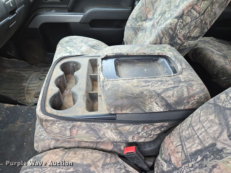 image for item EO0641 2019 Chevrolet Silverado 3500HD Crew Cab pickup truck