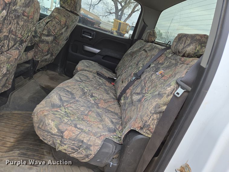 image for item EO0641 2019 Chevrolet Silverado 3500HD Crew Cab pickup truck