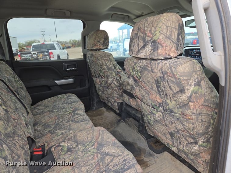 image for item EO0641 2019 Chevrolet Silverado 3500HD Crew Cab pickup truck