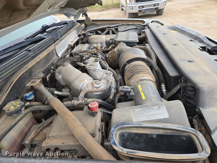 image for item EO0641 2019 Chevrolet Silverado 3500HD Crew Cab pickup truck