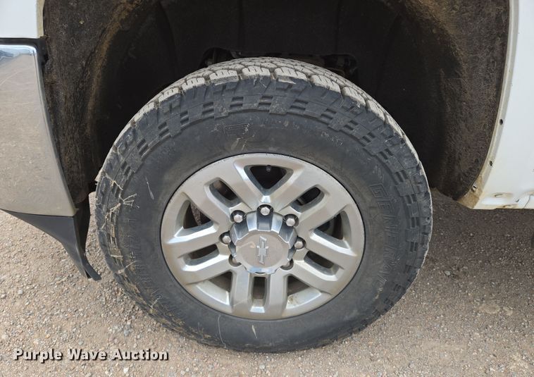 image for item EO0641 2019 Chevrolet Silverado 3500HD Crew Cab pickup truck