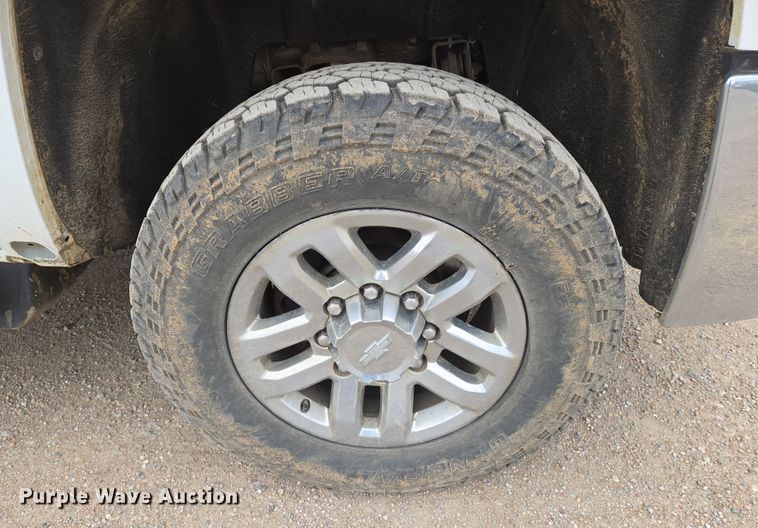 image for item EO0641 2019 Chevrolet Silverado 3500HD Crew Cab pickup truck