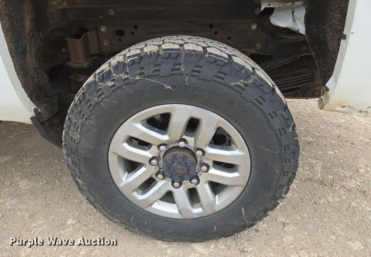 image for item EO0641 2019 Chevrolet Silverado 3500HD Crew Cab pickup truck