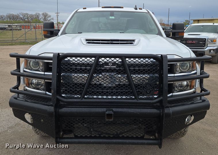 image for item EO0644 2019 Chevrolet Silverado 3500HD Crew Cab pickup truck