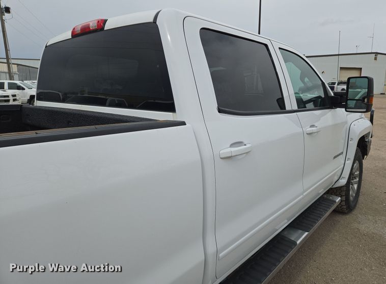 image for item EO0644 2019 Chevrolet Silverado 3500HD Crew Cab pickup truck