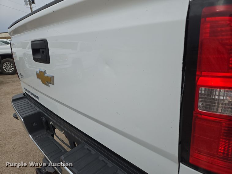 image for item EO0644 2019 Chevrolet Silverado 3500HD Crew Cab pickup truck