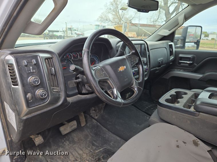 image for item EO0644 2019 Chevrolet Silverado 3500HD Crew Cab pickup truck