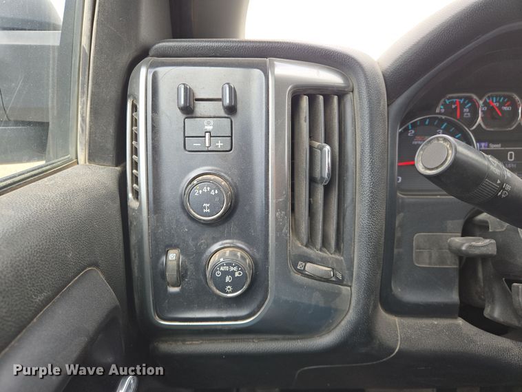 image for item EO0644 2019 Chevrolet Silverado 3500HD Crew Cab pickup truck