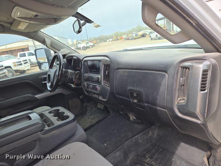 image for item EO0644 2019 Chevrolet Silverado 3500HD Crew Cab pickup truck