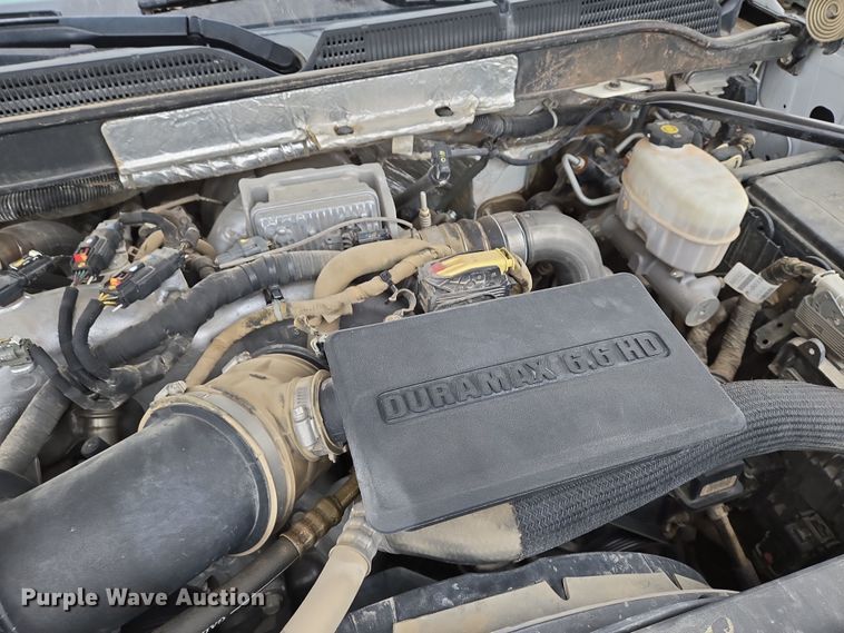 image for item EO0644 2019 Chevrolet Silverado 3500HD Crew Cab pickup truck