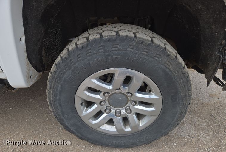 image for item EO0644 2019 Chevrolet Silverado 3500HD Crew Cab pickup truck