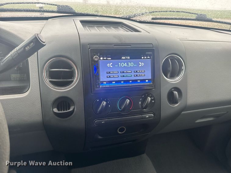 image for item EQ1238 2006 Ford F150 SuperCab pickup truck